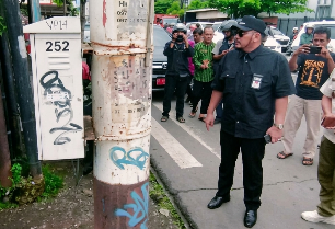 Wali Kota Tegal Sidak Warung Obat Ilegal, Temukan “Buku Setoran” Misterius